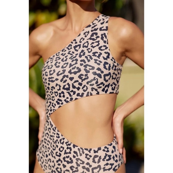 NWOT Beach Riot Leopard Animal Print Asymmetrical Celine One Shoulder One Piece - Picture 13 of 16